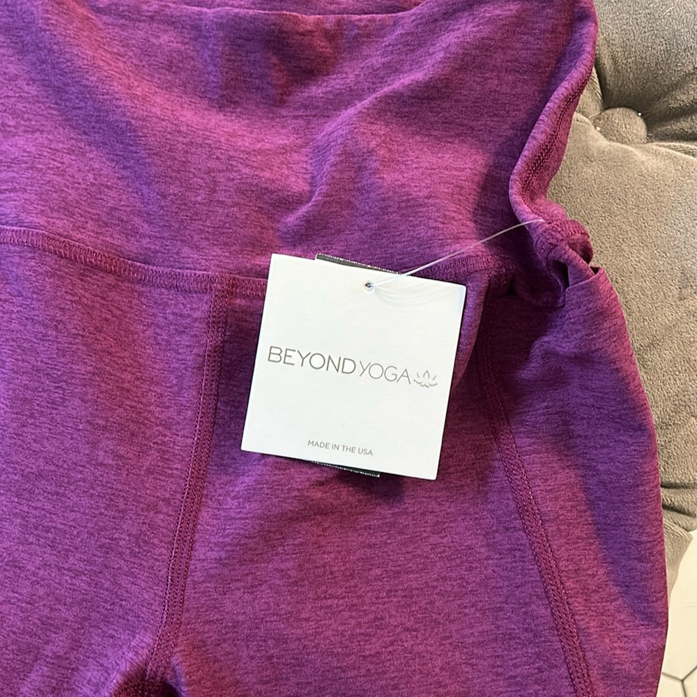 BNWT Out of Pocket high waisted midi legging in Aubergine M